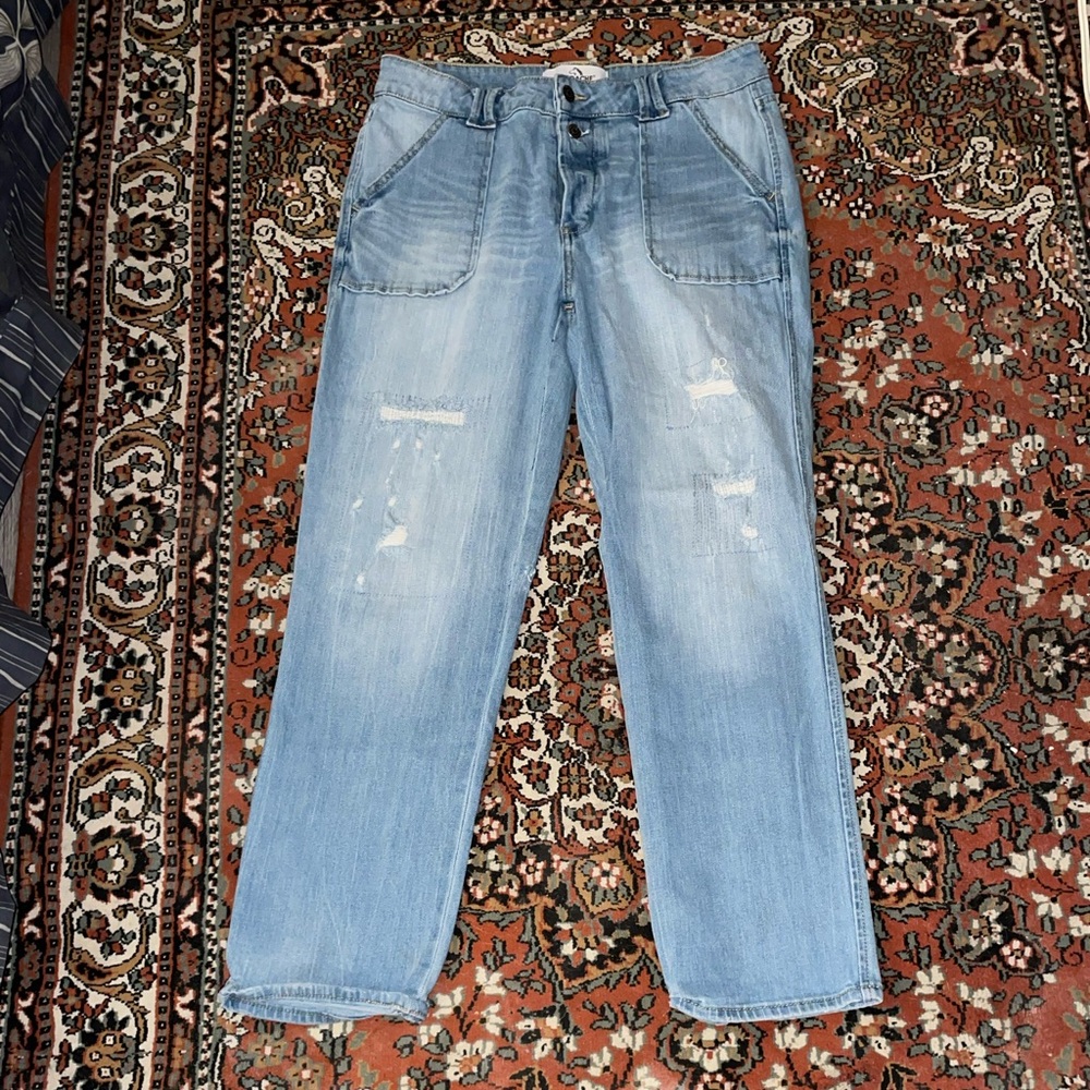 Jordache women’s Faded Blue Straight Jeans